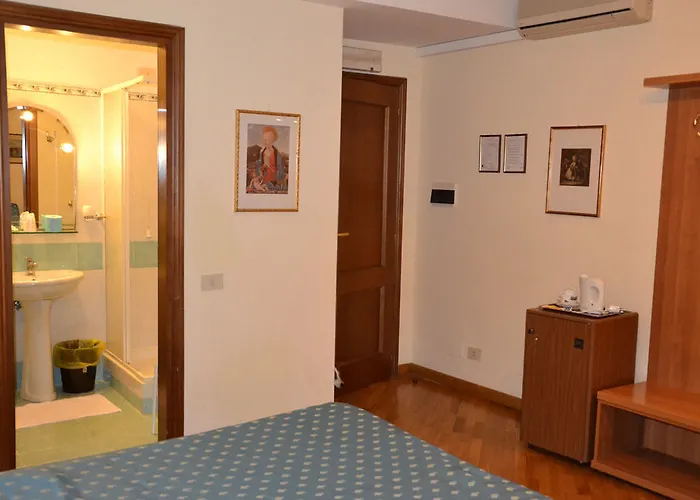 Domus Julia Trevi - Spagna 4* Roma